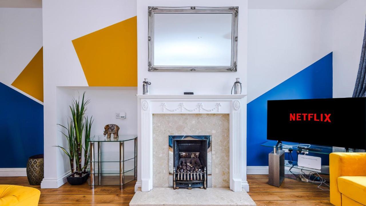 Newhall Road - 4 Bedroom Chester Home - Parking Wervin Екстер'єр фото