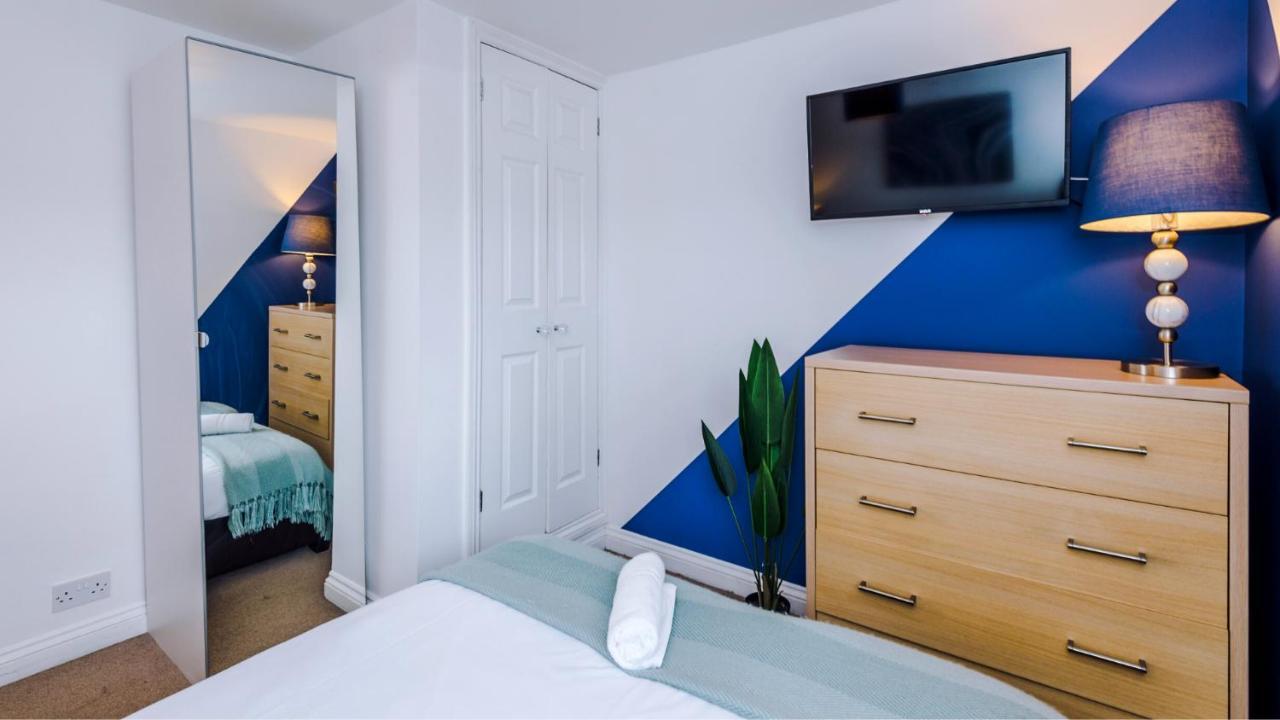 Newhall Road - 4 Bedroom Chester Home - Parking Wervin Екстер'єр фото