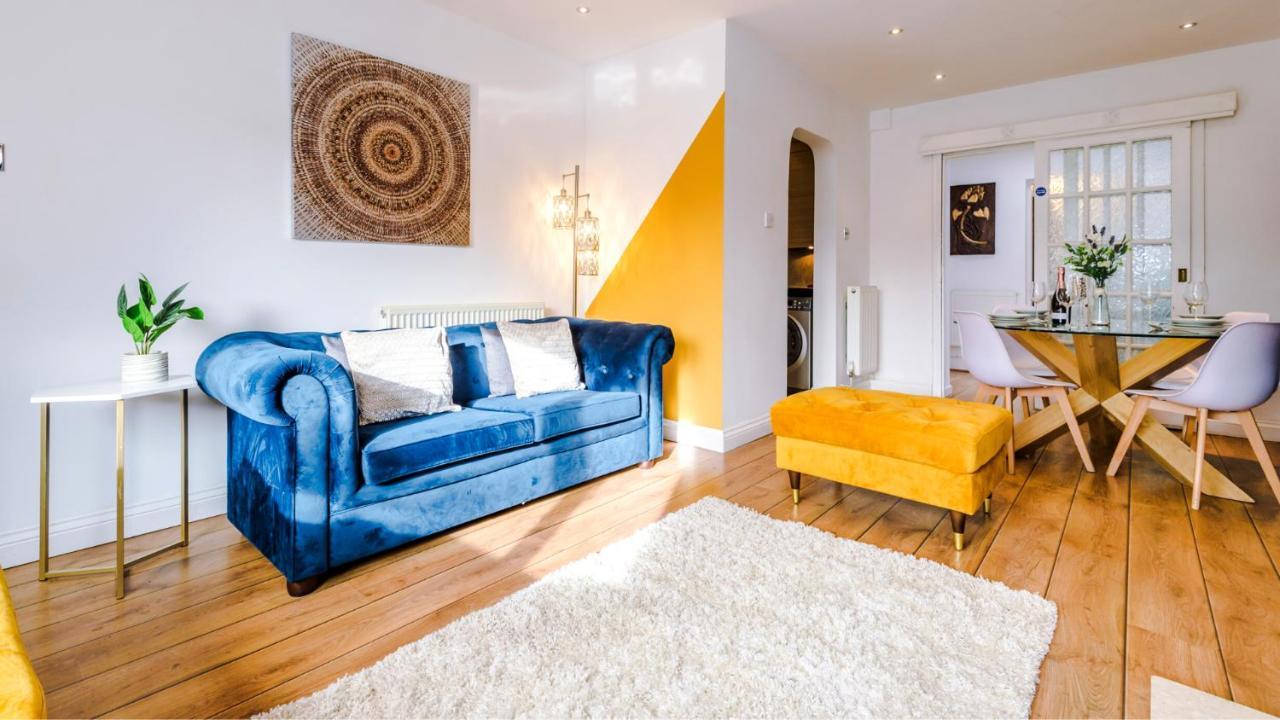 Newhall Road - 4 Bedroom Chester Home - Parking Wervin Екстер'єр фото
