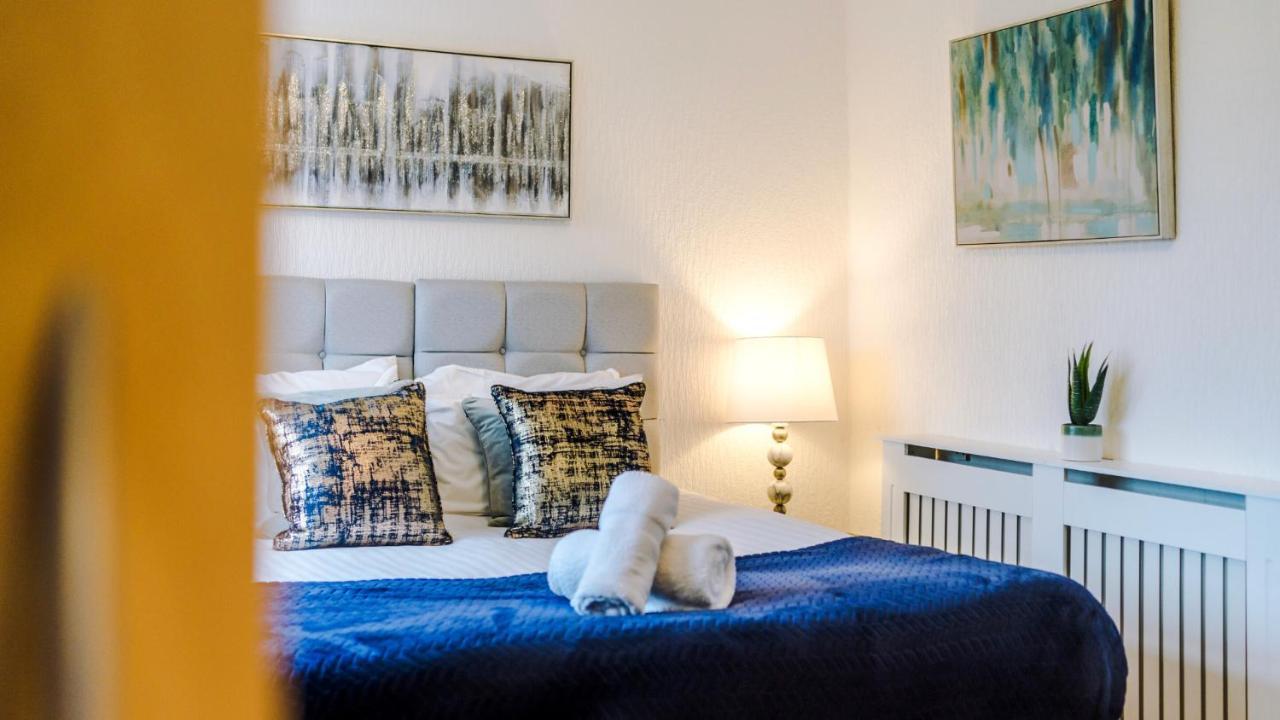 Newhall Road - 4 Bedroom Chester Home - Parking Wervin Екстер'єр фото
